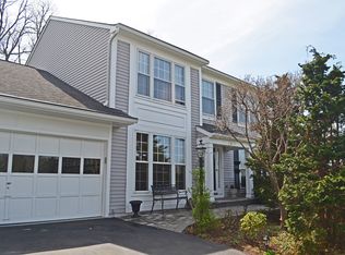 13809 Stonefield Dr, Clifton, VA 20124