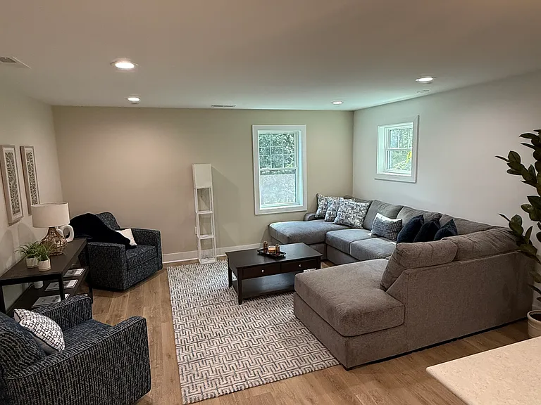5513 Blackwell St — Photo 1