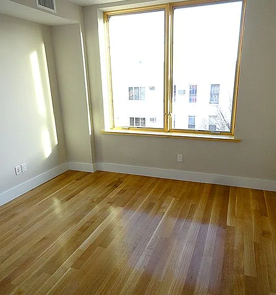 191 Huron St #2 — Photo 8