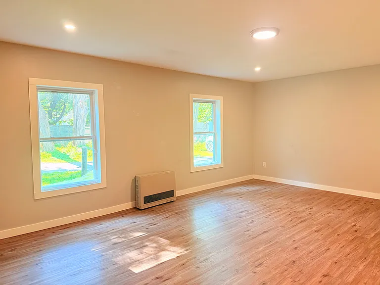 2046 Hartford Ave #4 — Photo 8