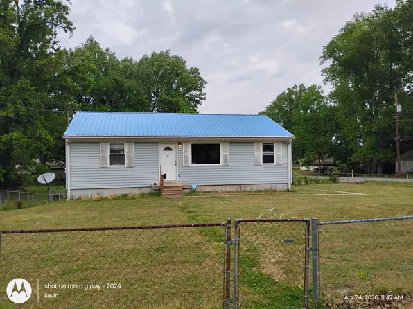 811 Helton Dr, Clarksville, TN 37042