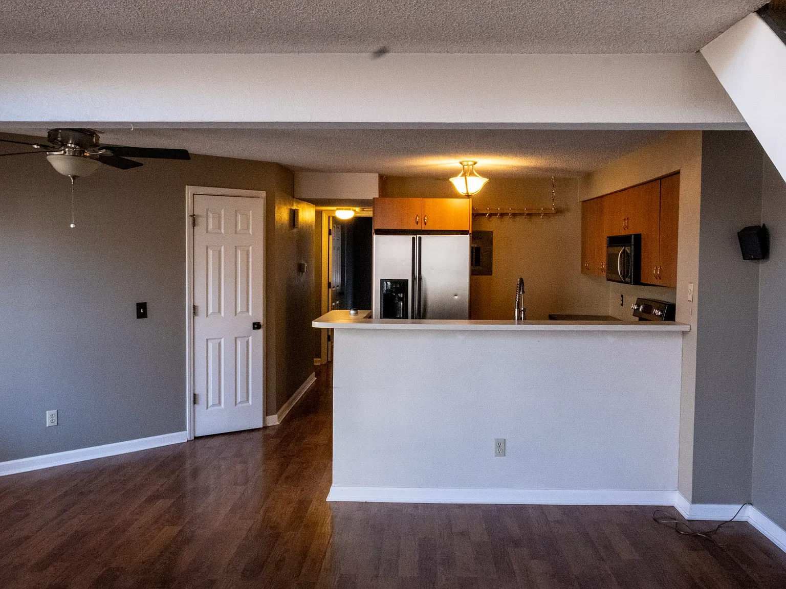 2 bed, 1028 sqft, $2,300 — Photo 4