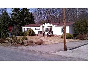 319 Grove St photo 1