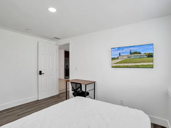 (undisclosed Address), Pt Saint Lucie, FL 34983