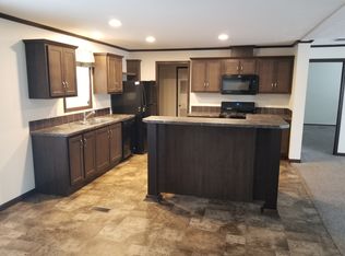 5211 Sheffield Dr, Holly, MI 48442