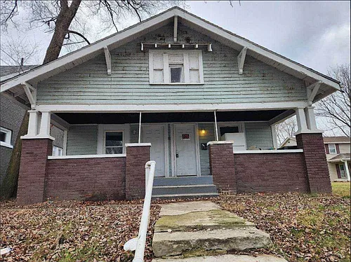 608 N Dearborn St Photo 1