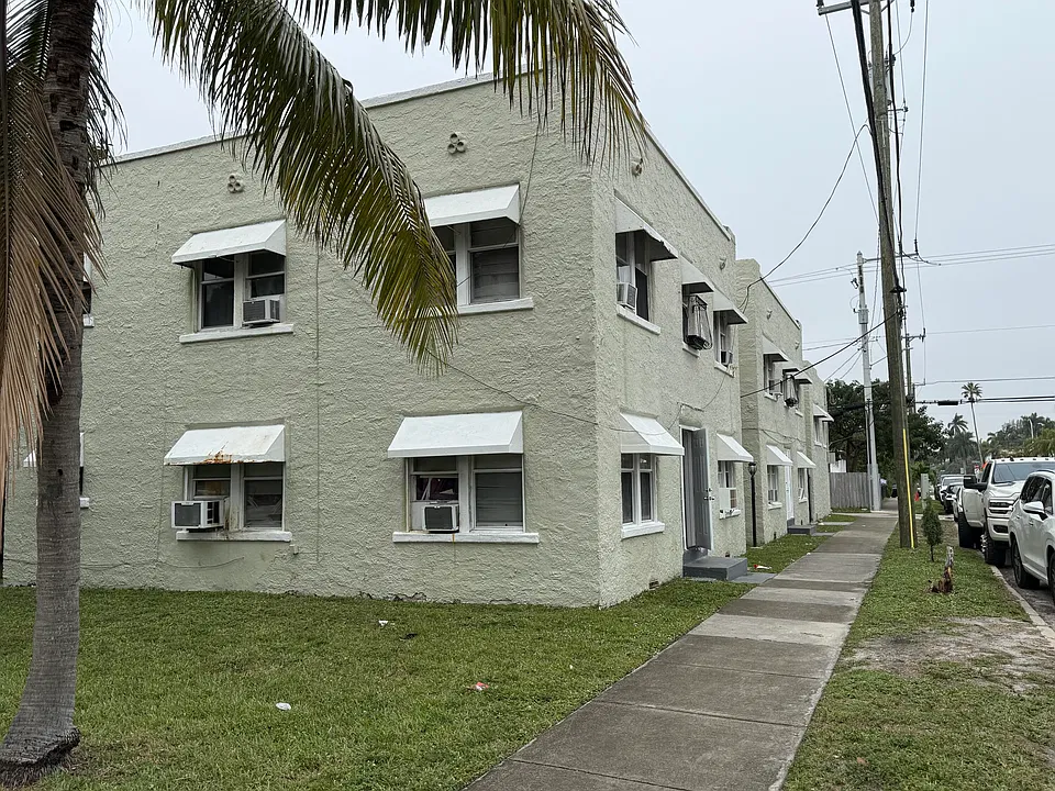 216 S 16th Ave #4