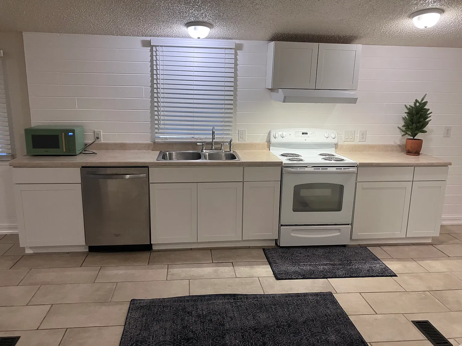 3 bed, 1300 sqft, $1,495 — Photo 4