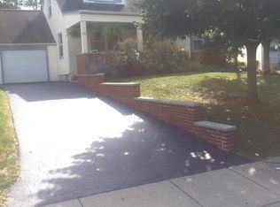 103 Sharon Springs Dr, Worthington, OH 43085