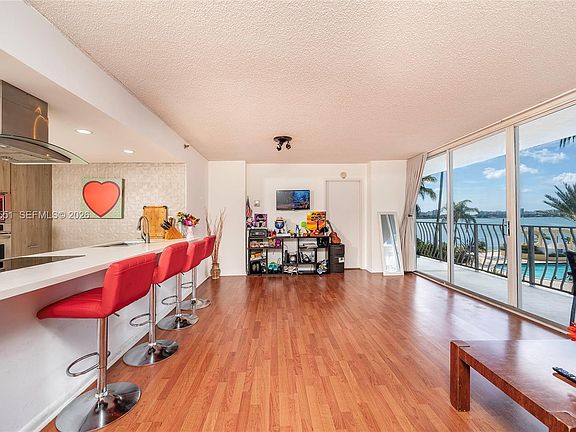 5th image of 7601 E Treasure Dr APT 623