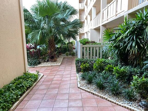 3rd image of 7076 Huntington Ln APT 805