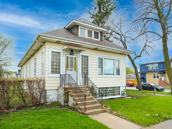 3rd image of 2301 N 74th Ct