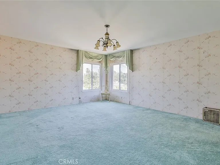 3744 Pine Ave — Photo 22