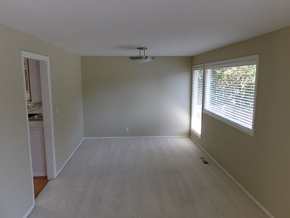4th image of 2221 79th Ave NE