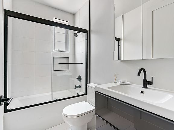 4th image of 1408 W 2nd St #1