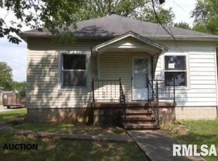1712 Grove St, Eldorado, IL 62930
