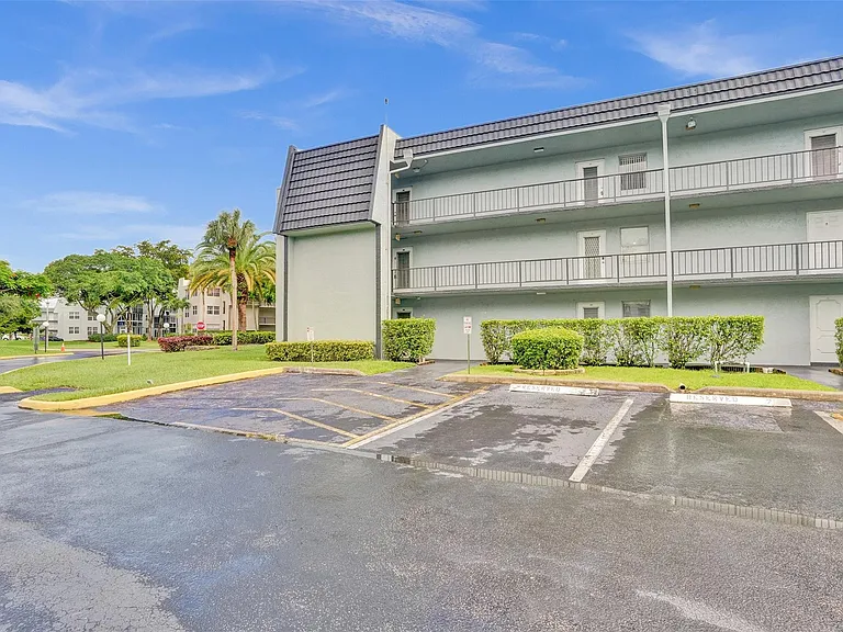 9351 Lime Bay Blvd #201 — Photo 35