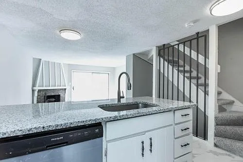 7919 Colony Ln — Photo 1