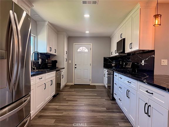 4th image of 6086 Myra Ave