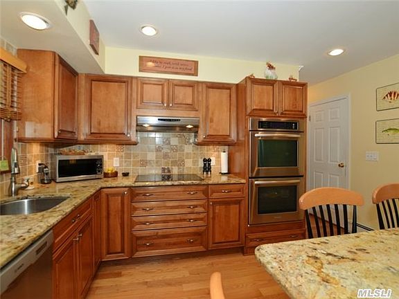 5th image of 16 Thistle Ln
