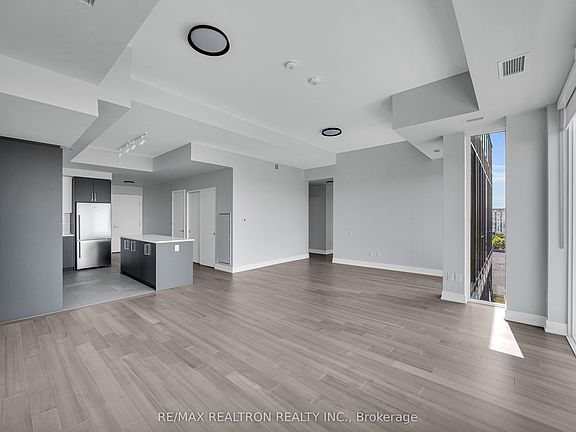 3rd image of 664 Spadina Ave #1107