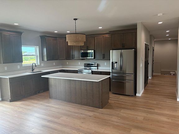 4th image of 721 Peps Dr