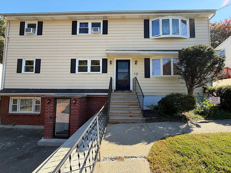 98-100 Hartley Dr #1A