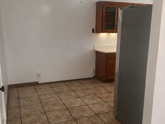 3rd image of 29 Scottsdale Dr S