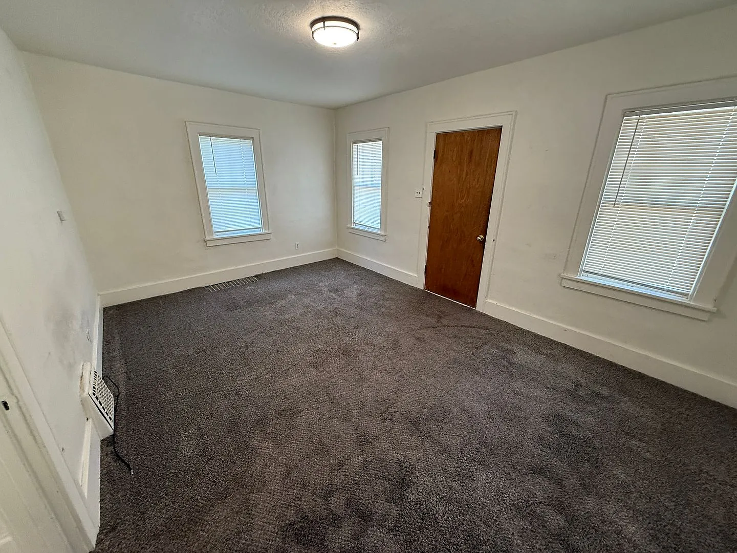 Rent Sux - 1626 Villa Ave — Photo 1