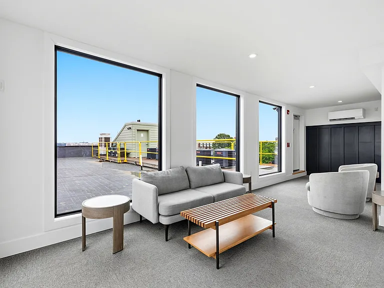 472 W Broadway #202 — Photo 27