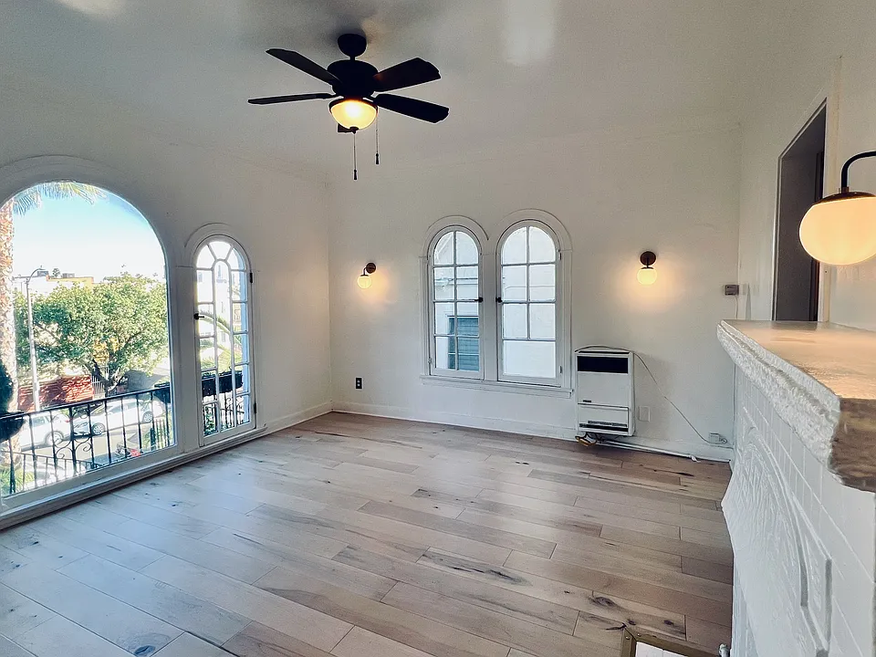 535 N Alexandria Ave #101