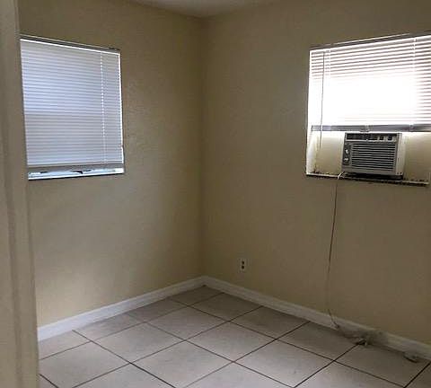 5th image of 800 Douglass Ave