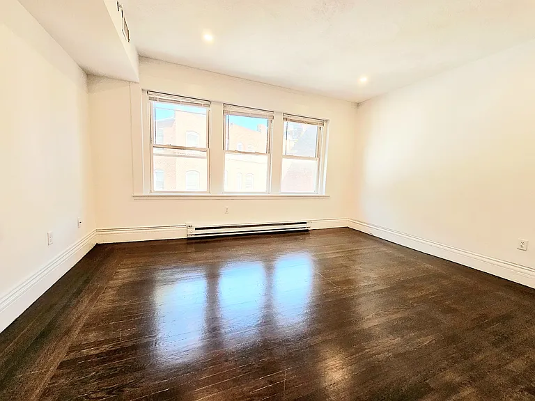 1406 Beacon St #7 — Photo 6