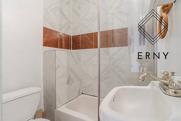 Rented by ERNY LLC | media 29