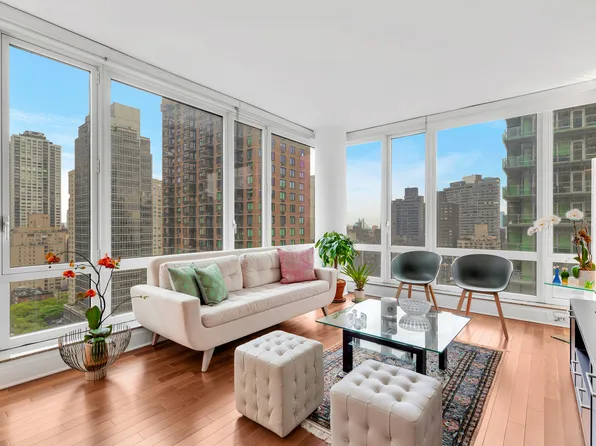 250 East 53rd Street image 1 of 10