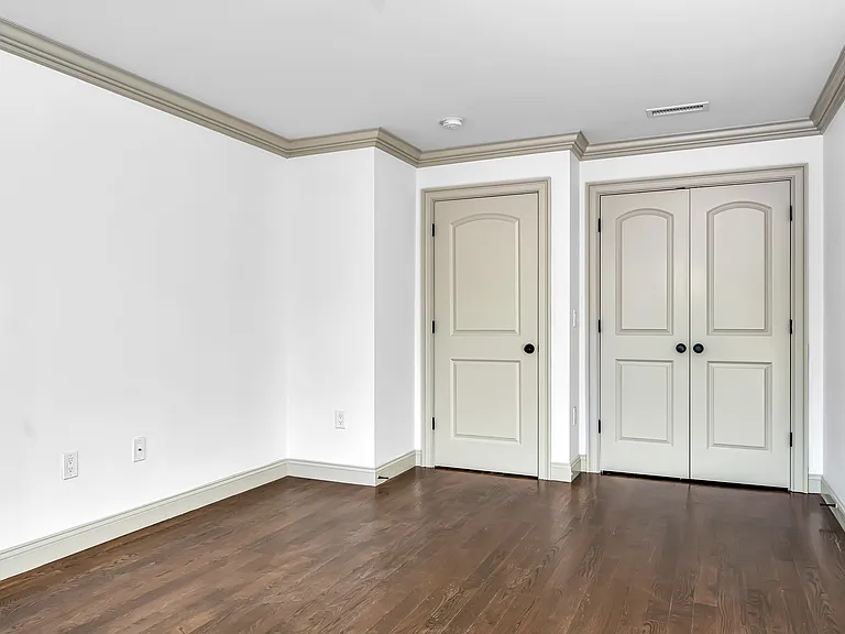 2601 Washington St — Photo 17