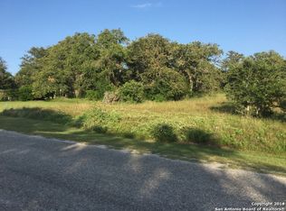 824 Paddy Rd, Floresville, TX 78114