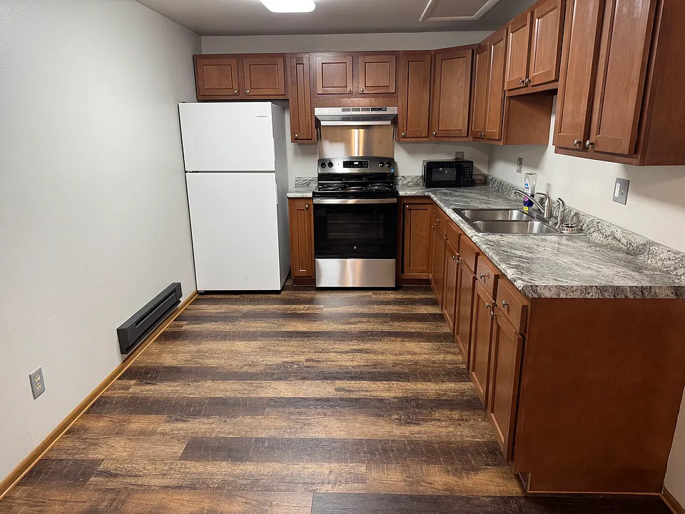 930 Iowa Ave #2