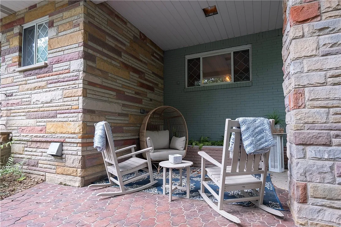 3 bed, 1529 sqft, $2,500 — Photo 2