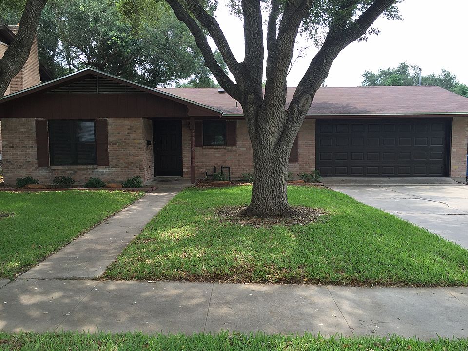 1st image of 1206 E Fannin St