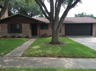 1206 E Fannin St, Beeville, TX 78102