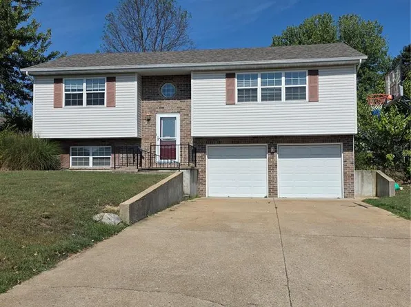 19725 Stallion Dr, Waynesville, MO 65583