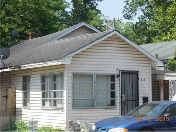 911 W 52nd St, Savannah, GA 31405