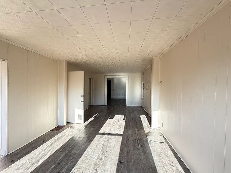 67 Barton St #2 — Photo 8