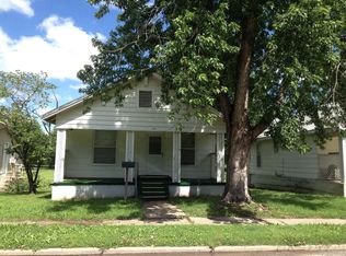 316 N 6th St, Neodesha, KS 66757