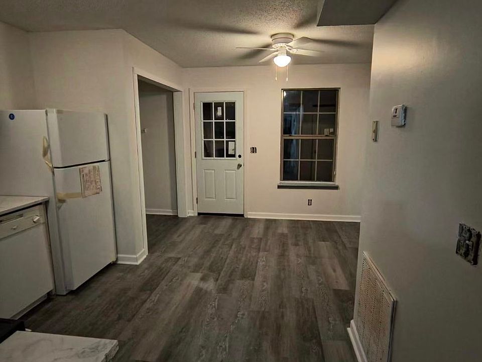 1st image of 105 Hickory Trce APT 1