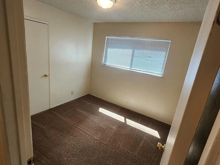224 W 22nd St #1 — Photo 10