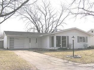 6863 Tyler St, Merrillville, IN 46410