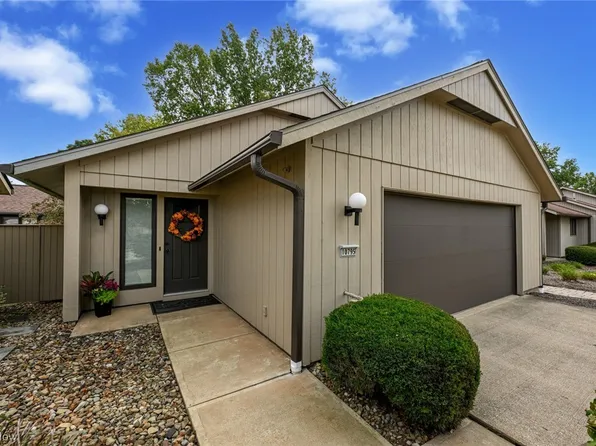 10795 Meadow Trl, Strongsville, OH 44149