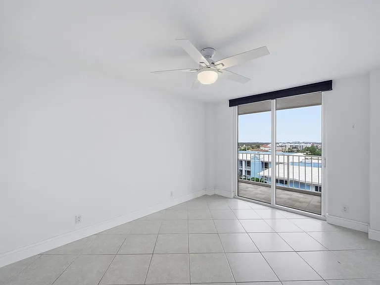 800 SE 20th Ave #901 — Photo 14